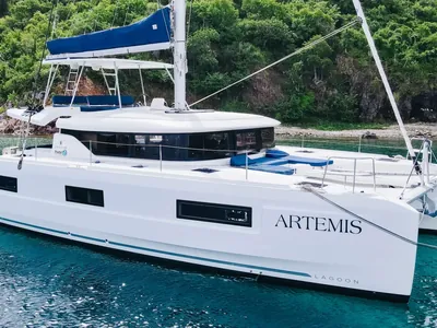 Artemis, Lagoon 46 sailing catamaran charter in the BVI