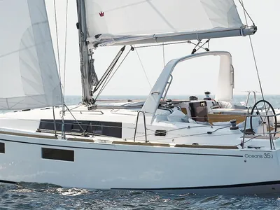 Cozmo, Beneteau 35.1 sailing monohull charter in the BVI